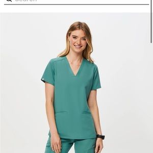 Casma™ Three-Pocket Scrub Top, Cactus. Size Large, worn once